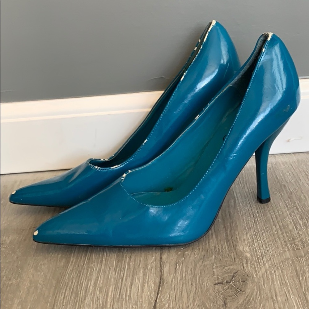Teal pointy toed heel